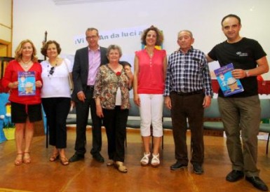 Los concejales de Bienestar Social y Educación, Francisco Salido y Yolanda Peña, respectivamente, han participado en la iniciativa.