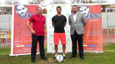 “De pequeño he pasado más tardes en el campo del polideportivo de Arroyo que en mi propia casa”, ha afirmado el jugador.