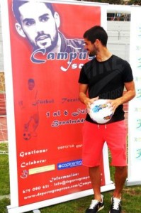 El evento deportivo está orientado a niños y niñas nacidos entre 2000 y 2007, con un número máximo de 120 plazas, que serán agrupados por edad, nivel de juego y posición en el campo.
