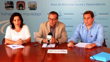 El primer teniente de alcalde y concejal de Bienestar Social, Francisco Salido, ha presentado al colectivo.