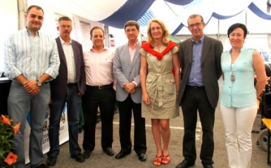 La alcaldesa de Benalmádena, Paloma García Gálvez, ha asegurado que “desde el Gobierno municipal continuaremos promoviendo iniciativas que atraigan a vecinos y turistas hasta el recinto portuario y que reactiven la actividad comercial y empresarial de la zona”.