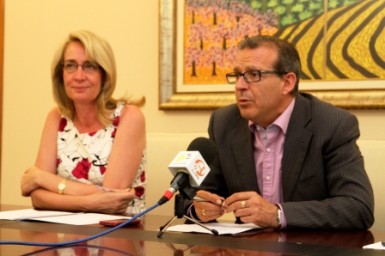 Ambos han coincidido en que el actual equipo de Gobierno de PP y UCB ha demostrado su potencial, su esfuerzo y su capacidad de trabajo al cumplir sus compromisos y atender las demandas de los vecinos.