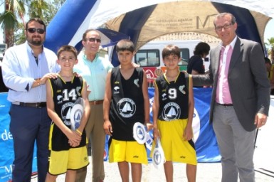 La prueba estuvo organizada por el Área de Deportes y Cultura de la Diputación Provincial de Málaga, el Puerto Deportivo de Benalmádema y la Federación Andaluza a través de su delegación en Málaga.
