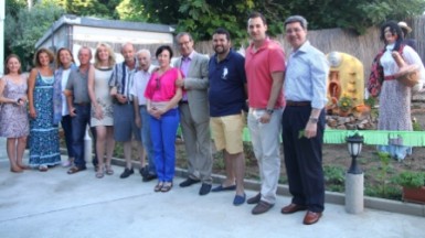 La alcaldesa realizó un recorrido por los júas del centro de Arroyo de la Miel y del Pueblo y felicitó a todos los benalmadenses “por el apoyo que han prestado un año más a las tradiciones populares”.