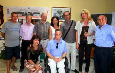 La muestra recoge más de 60 piezas artesanales que recrean los elementos que marcaron la historia del siglo XX en  Benalmádena. 