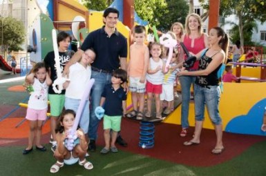 La alcaldesa, Paloma García Gálvez, destacó que los trabajos, con un presupuesto superior a los 30.000 euros, han permitido rehabilitar y poner en valor un espacio de ocio para los más pequeños que se encontraba muy deteriorado por el paso del tiempo y la falta de actuación.