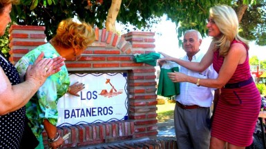 20130808_calle_los_bataneros (1) La alcaldesa de Benalmádena, Paloma García Gálvez, ha presidido el acto y ha destacado la labor de los fundadores de la pastoral para mantener las tradiciones culturales del municipio.