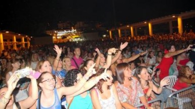 La alcaldesa, Paloma García Gálvez, ha agradecido la multitudinaria participación de los vecinos y visitantes en los distintos eventos religiosos y de ocio enmarcados en el programa oficial de la Feria.