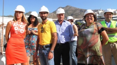 La deelegada de educación, Patricia Alba, acompañada del delegado de Medio Ambiente, Javier Carnero, ha visitado las obras.