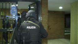 Entre los arrestados hay tres chicas, de entre 14 y 17 años, que reactivaron la venta de drogas en dos viviendas tras la detención de su madre en otra actuación contra el narcotráfico realizada días antes.