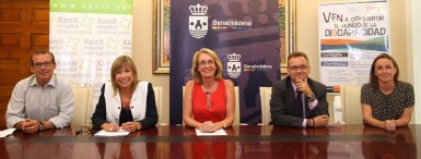 La alcaldesa, Paloma García Gálvez, ha presentado la iniciativa y ha destacado el compromiso social del centro sanitario.