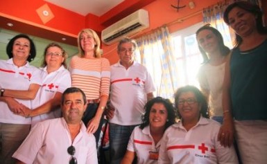 Durante la temporada de verano se han contabilizado 176 baños a personas con problemas de movilidad reducida, desarrollados en la Playa Malapesquera. 