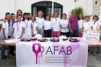 La alcaldesa de Benalmádena, Paloma García Gálvez, participó en la iniciativa y aplaudió el trabajo que realiza AFAB. 