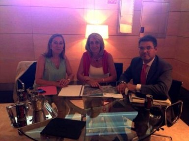 La alcaldesa mantuvo una reunión el martes con la ministra Ana Pastor.