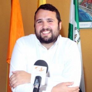 El edil ha declarado en rueda de prensa que “llevamos a cabo esta iniciativa contando con los recursos y medios materiales de Servicios Operativos, solo con personal propio y sin generar ningún sobrecosto a las arcas municipales”.