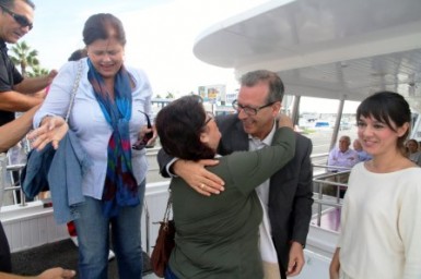 Los casi 120 usuarios de estos dos centros participaron en una excursión marítima en la que han tenido la gran oportunidad de conocer detalles curiosos sobre la historia de Benalmádena y su litoral