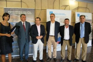 Una exposición de la Consejería de Medio Ambiente  y Ordenación del Territorio muestra en Málaga los detalles del Plan 