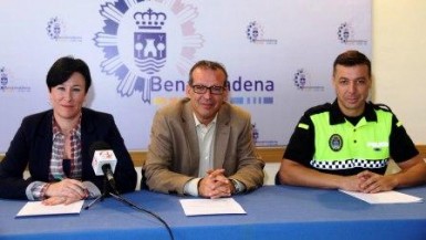 En principio, a falta de una más exhaustiva investigación, se les imputan los delitos, contra la seguridad vial por conducir con temeridad manifiesta, desobediencia a agentes de la autoridad, y resistencia a los efectivos policiales.