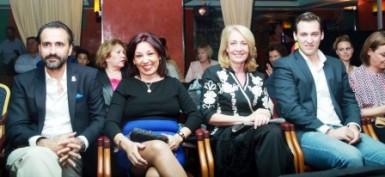 El evento, celebrado en el Hotel Sunset Beach, contó con la participación de más de medio centenar de benalmadenses de todas las edades, que se convirtieron en modelos por un día. 