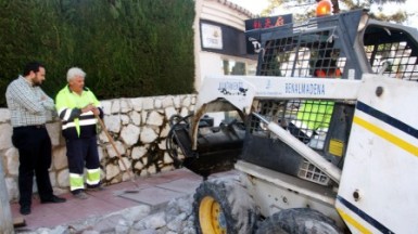 La concejalía de Servicios Operativos continúan trabajando en varias zonas del municipio.