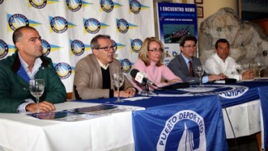 La alcaldesa, Paloma García Gálvez, ha destacado “la encomiable labor que realiza el Club Náutico benalmadense para potenciar la práctica de los deportes náuticos en aguas del municipio”.