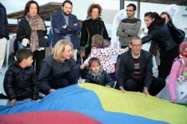 •	El concejal de Bienestar Social, Francisco Salido, mostró su satisfacción “por la excelente respuesta que el pueblo de Benalmádena y nuestros visitantes le han dado a la gran fiesta, celebrada en la Plaza de Pueblosol de Arroyo de la Miel”.