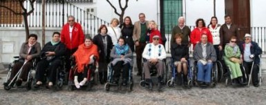 La iniciativa, impulsada por la Delegación de Sanidad, con la colaboración del Área de Bienestar Social, está centrada en mejorar la calidad de vida y el bienestar de los benalmadenses con problemas de movilidad reducida.