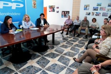 La secretaria general del PP en Málaga, Margarita del Cid, ha puntualizado que “nuestro principal objetivo es evitar la quiebra del sistema”.