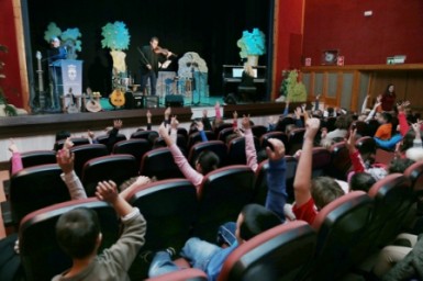 La concejala de Educación, Yolanda Peña, ha destacado que “el principal objetivo es acercar la música a los escolares y fomentar el interés por el género clásico, potenciando los conocimientos básicos musicales”.