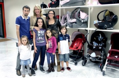 La alcaldesa de Benalmádena, Paloma García Gálvez, ha aplaudido la actitud emprendedora de la joven benalmadense Diana Feria, que ha apostado por un nuevo concepto de tienda de artículos de bebé.