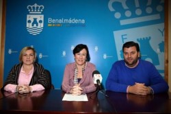 La Concejala de Festejos, Concepción Tejada, junto a la Presidenta de la Asociación Ntra. Sra. Del Rocio,  Almudena Cañete y  Antonio Mérida como Vocal de dicha Asociación, han presentado los actos en honor a la Patrona de Arroyo de la Miel, la Virgen de la Inmaculada Concepción, que tendrá lugar el próximo 8 de diciembre.