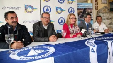 La alcaldesa de Benalmádena, Paloma García Gálvez, ha presentado hoy en rueda de prensa la XXI Regata Interclubes 2013 para cruceros RI, una de las competiciones marítimas más antiguas y tradicionales del litoral malagueño, que se celebrará en aguas locales este fin de semana, 7 y 8 de diciembre