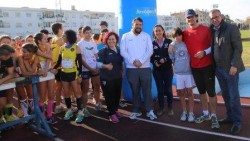 La 31º Carrera del Pavo batió ayer récord absoluto de participación, contabilizando un total de 2.400 corredores en línea de meta, lo que consolida la cita deportiva como la más multitudinaria y tradicional del calendario anual en Benalmádena.
