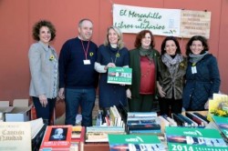 Mercadillo solidario libros Cudeca 1