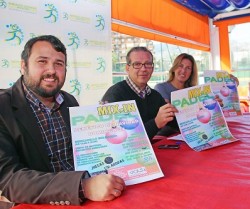 El concejal de Bienestar Social Francisco Salido, y el concejal de Deportes Juan Olea, han presentado en el Club de Raqueta de Benalmádena, el 2º mercadillo solidario, junto a la celebración de un mix in, todo ello con una finalidad benéfica a favor de la Asociación Comedor Social que tendrá lugar el próximo 22 de diciembre. 