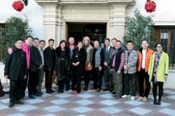 La alcaldesa de Benalmádena, Paloma García Gálvez, ha recibido hoy en el Ayuntamiento a una veintena de inversores chinos, que han comenzado hoy su misión comercial en la provincia de Málaga, con el objetivo de fortalecer las relaciones con empresas de la zona y generar líneas de negocio conjuntas.
