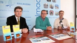 El primer teniente de alcalde y concejal de Bienestar Social, Francisco Salido, ha presentado hoy en rueda de prensa, el nuevo servicio que ofrece el tren turístico Monchotren, junto al concejal de Turismo, Adolfo Fernández y el Gerente de la empresa, Ramón Martos.