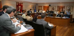 La alcaldesa, Paloma García Gálvez, ha conseguido el compromiso por parte del Ministerio del Interior para la implantación de una oficina para expedir el Documento Nacional de Identidad (DNI), el Número de Identificación de Extranjeros (NIE) y el pasaporte en Benalmádena.