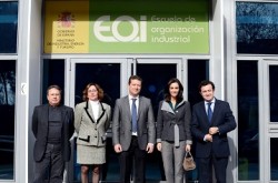 Dinamizar y mejorar la competitividad del tejido empresarial de Benalmádena y contribuir a una completa formación de los recién licenciados. Estos son los objetivos de los acuerdos alcanzados entre la Fundación EOI-Escuela de Organización Industrial y el Ayuntamiento de Benalmádena.
