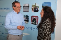  El primer teniente de alcalde y concejal de Bienestar Social , Francisco Salido, ha facilitado hoy los datos sobre la campaña llevada a cabo por Bienestar Social para la subvención del 50 por ciento del pago de la tasa basura. 