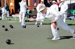 El campo de bolos del Club Municipal de Golf de Benalmádena acoge desde el pasado sábado la competición ‘Benalmádena Open’, que se desarrollará hasta el próximo domingo 2 de marzo y que está organizado por la asociación ‘Benalmádena Bowling Club’.