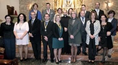 La alcaldesa de Benalmádena, Paloma García Gálvez, asistió el pasado sábado a la jura de cargos de la primera Junta de Gobierno de la Hermandad del Rocío de Arroyo de la Miel, una celebración que comenzó con una solemne misa en la Parroquia Inmaculada Concepción.