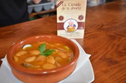 Este fin de semana terminará  la tercera edición de la Cazuela de la Abuela, una original propuesta gastronómica que se celebra hasta el domingo, día 2 de marzo.  Por ello, los vecinos y turistas deben aprovechar ahora para disfrutar de la mejor gastronomía, pues el objetivo de esta cita Su principal objetivo es fomentar la excelente oferta de restauración de la ciudad, apoyar a los empresarios locales y promocionar  las recetas tradiciones de la cocina española. 