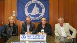  Dentro de las iniciativas del Puerto Deportivo de Benalmádena está la de promover las visitas a su recinto mediante diversas actividades culturales, deportivas y comerciales; dentro de este último apartado está la organización periódica de mercados urbanos tal y como el que ayer se presentó por parte del Primer Teniente de Alcalde, Francisco Salido, y el gerente del Puerto, José Manuel L. Merino, quienes invitaron a los benalmadenses “a conocer este mercado con el que pretendemos aumentar la oferta comercial y de ocio de nuestra marina” indicó el edil.