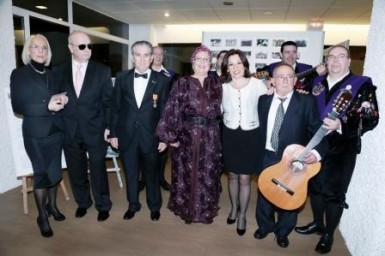 La concejala de Participación Ciudadana, Ana Macías, agradeció al presidente del colectivo, Pascual Román, la elección un año más de Benalmádena para el desarrollo de su cena de gala anual.