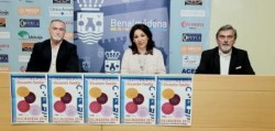 Cerca de medio centenar de personas participaron ayer en el I Encuentro Familiar ‘Una Responsabilidad Recíproca’, organizado por la Delegación de Participación Ciudadana del Ayuntamiento de Benalmádena. El salón de actos del edificio de la Asociación de Comerciantes y Empresarios (ACEB) acogió la iniciativa, que se enmarcó en las actuaciones impulsadas a raíz del II Foro Social y que contó con la ponencia del psicólogo Patricio Olivera.