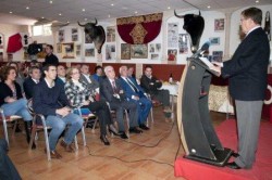 La alcaldesa de Benalmádena, Paloma García Gálvez, ha presidido hoy el acto de inauguración del Centro Cultural Museo Taurino de Benalmádena. Un espacio dedicado a los amantes de la cultura y del toro, que desde hace más de dos décadas  ha desempeñado un papel de Peña Caballista Taurina.