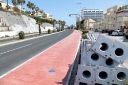 La Delegación de Vías y Obras del Ayuntamiento de Benalmádena pondrá en marcha el próximo lunes la instalación del nuevo alumbrado de la antigua carretera nacional 340, en el tramo comprendido entre el Hotel-Casino Torrequebrada y Flathotel, en la Costa. Un proyecto que tiene como principal objetivo mejorar la visibilidad y seguridad de los viandantes que transiten por el nuevo acerado de la avenida del Sol