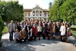 Un total de 55 mujeres benalmadenses han disfrutado esta mañana del programa ‘Hoy vamos a Diputación’, organizada por la Delegación de Igualdad del Ayuntamiento de Benalmádena, con la colaboración del Centro Cívico de la Diputación Provincial de Málaga. Una jornada en la que han tenido la oportunidad de visitar los principales centros culturales de la capital.