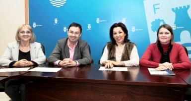 La concejala de Igualdad, Ana Macías, ha invitado a todos los benalmadenses y visitantes “a participar en el homenaje institucional que rinde el Ayuntamiento a todas aquellas personas que diariamente contribuyen a hacer realidad la igualdad entre hombres y mujeres”.